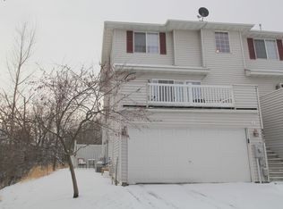 4921 Grenwich Ave N, Oakdale, MN 55128