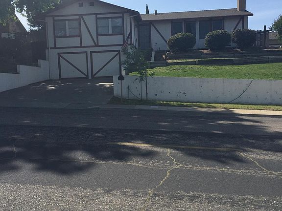 2nd image of 929 Sky View Dr
