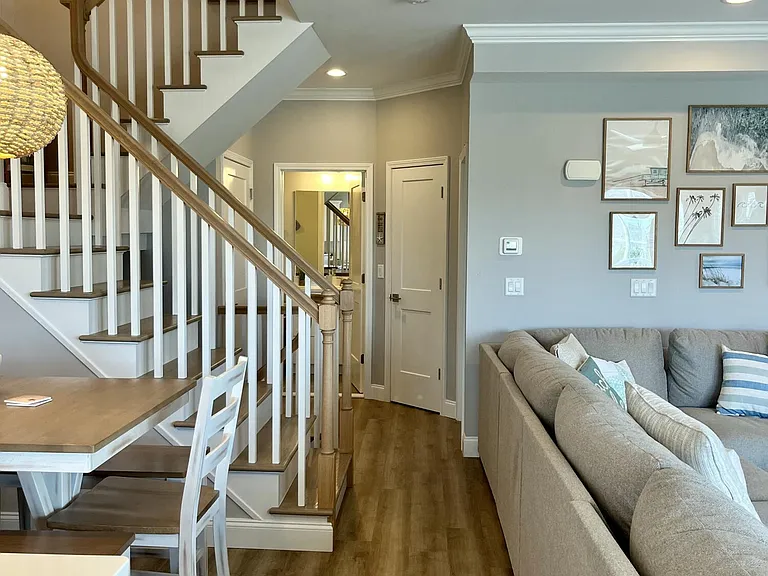 127 Dewey Dr — Photo 10