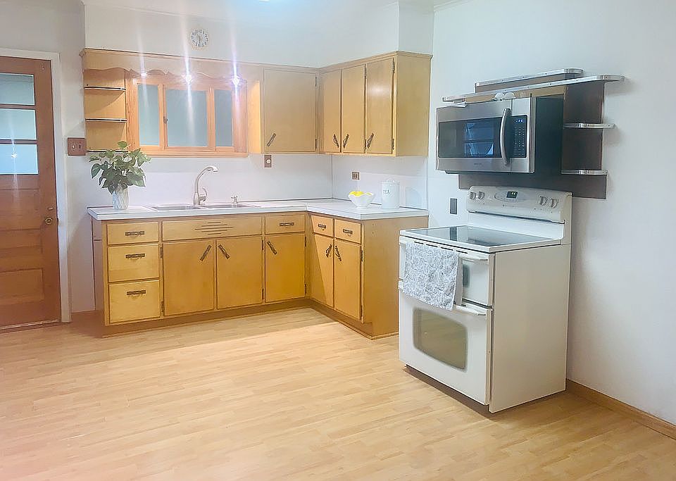 Electric flattop double oven