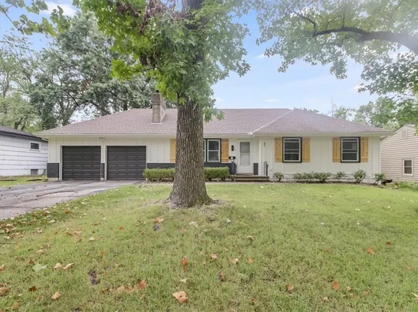 8204 Hardy Ave, Raytown, MO 64138
