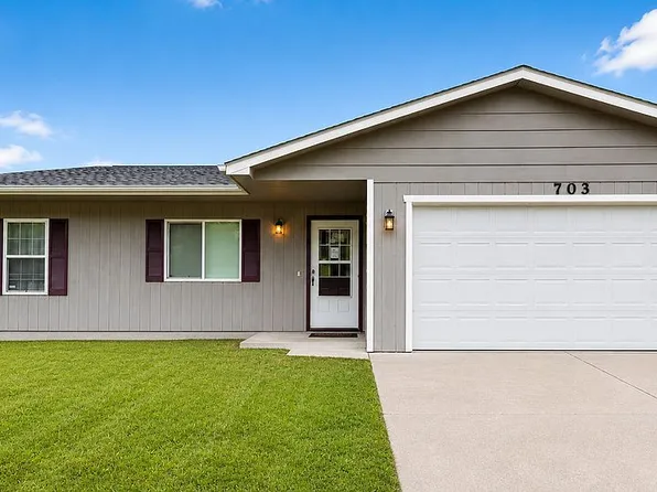 703 Jerry Dr, Junction City, KS 66441