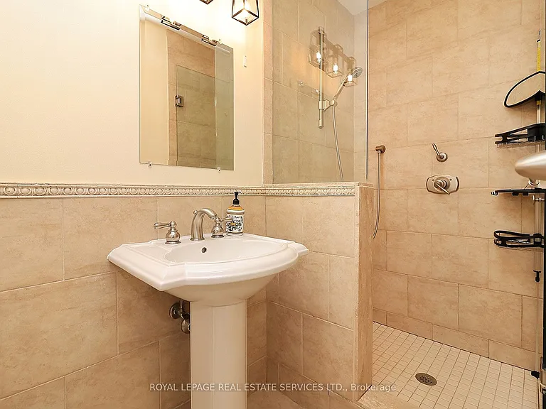 222 Alscot Cres — Photo 24