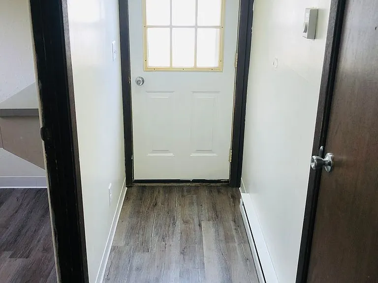 114 4th Ave NW — Photo 14