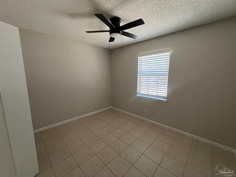 13528 Canal Dr — Photo 16