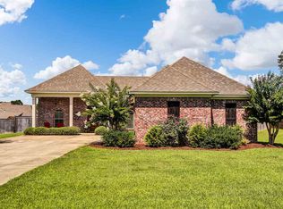 107 Bainbridge Xing, Canton, MS 39046