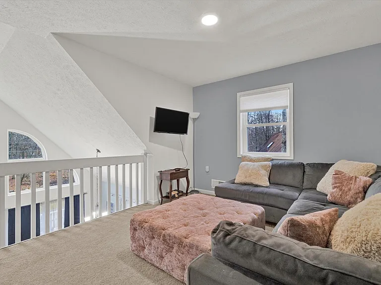 309 Stroud Ct — Photo 17