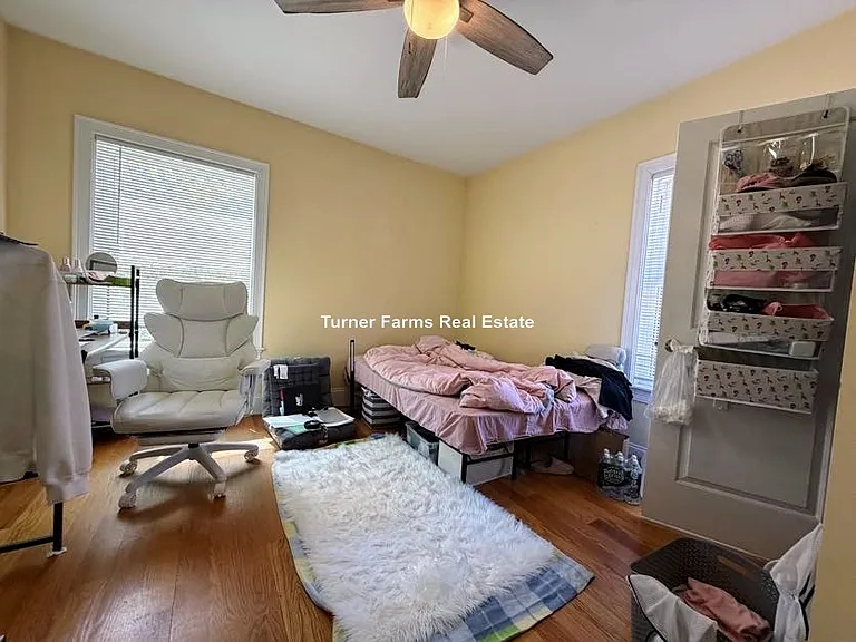 118 Holland St — Photo 8
