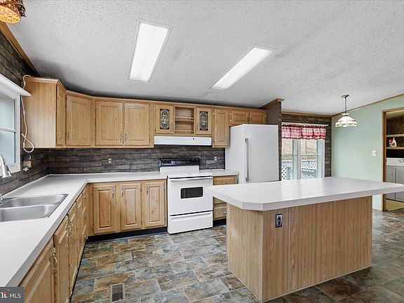 4th image of 14214 Black Walnut Ln