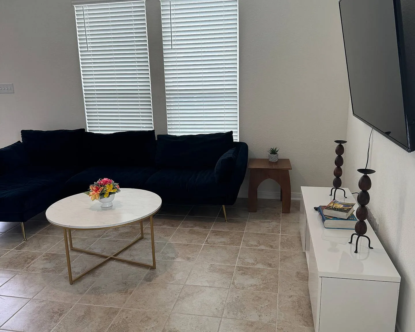 South Houston - Fully Furnished! - Move-in Ready! — Photo 2