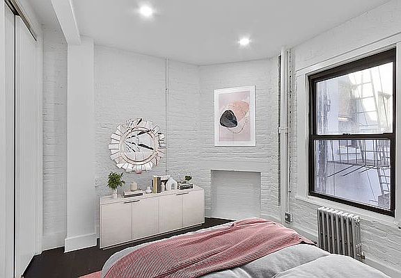 5th image of 247 E 10th St #5B