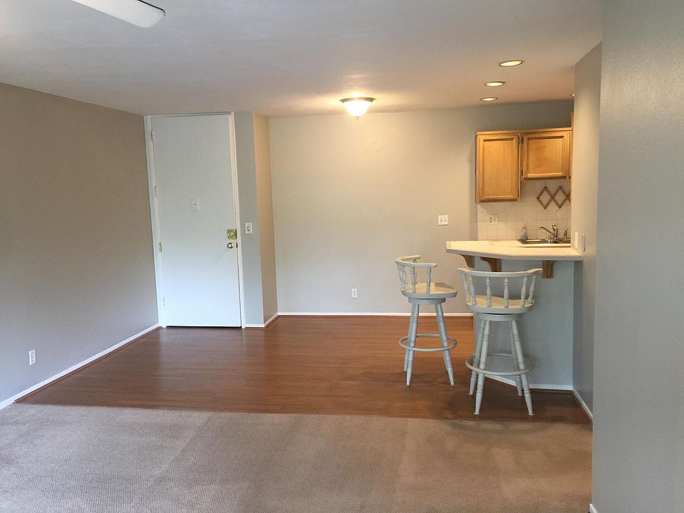 1st image of 552 N Bellflower Blvd Unit 319