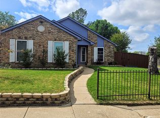 9404 Pinehaven Dr, Dallas, TX 75227