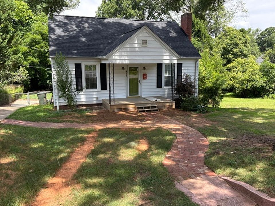 1st image of 435 Pickens Ct