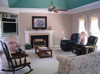 3rd image of 3684 Hetten Ln