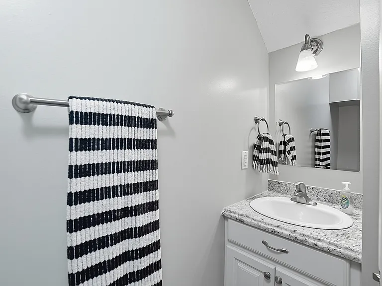 1644 Villa South Dr — Photo 15