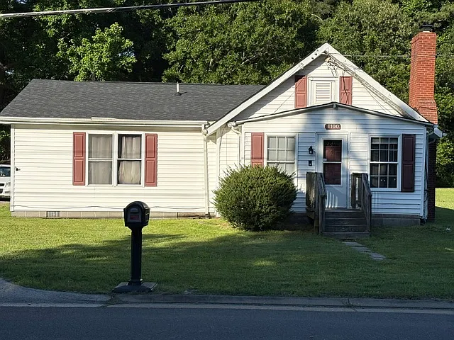 1100 Carys Chapel Rd — Photo 1