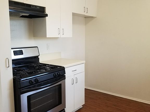2nd image of 310 W Cypress St