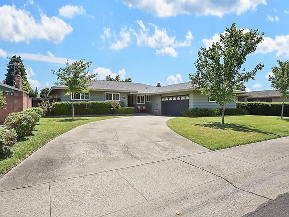 2nd image of 6855 Westmoreland Way
