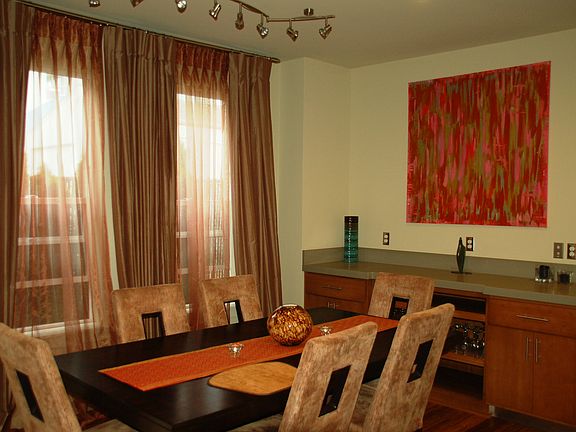 Dining w/ built-in Buffet
