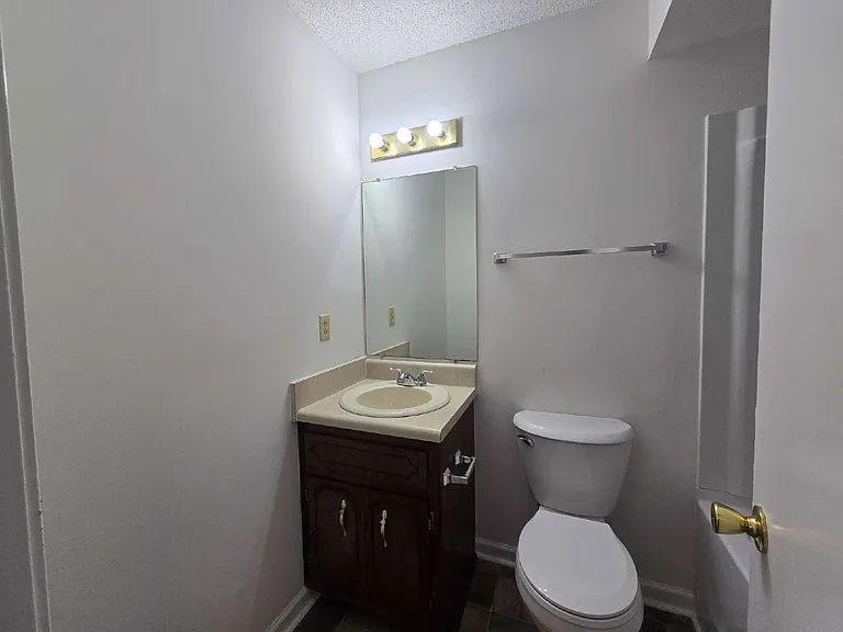 2408 N Ford St — Photo 11
