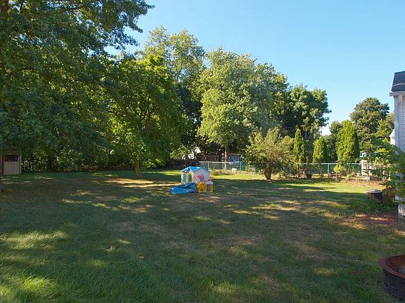 3rd image of 81 Ardmaer Dr