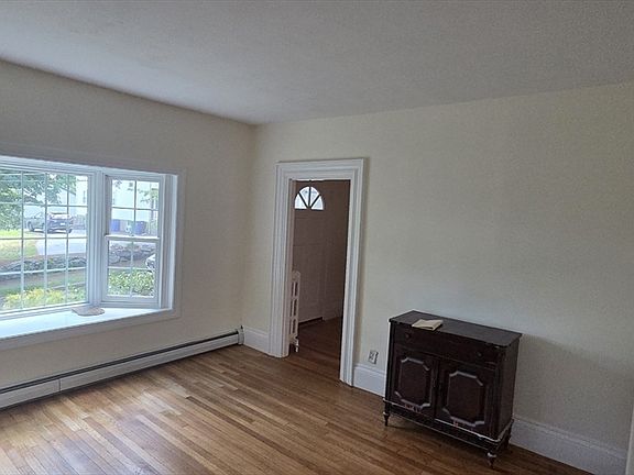 5th image of 16 Columbia Ave