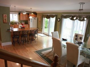 823 Rossville Ave, Staten Island, NY 10309