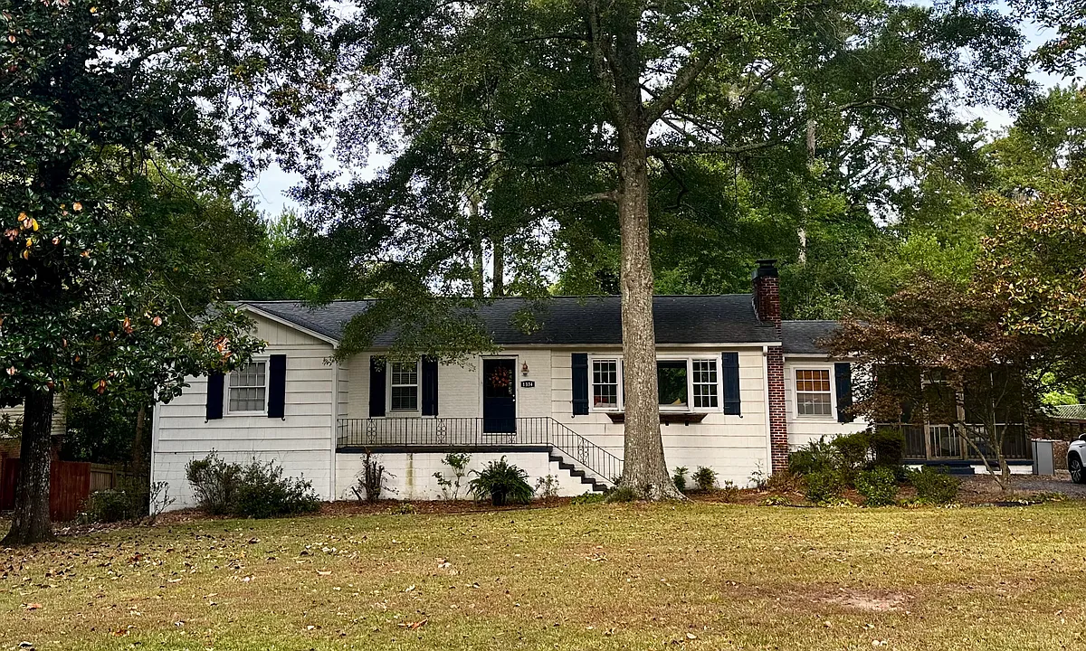 Building Photo - 1334 Columbia Dr
