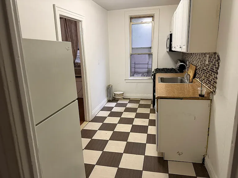 41-45 49th St #1R — Photo 2