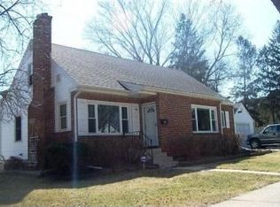 702 10th St NW, Rochester, MN 55901