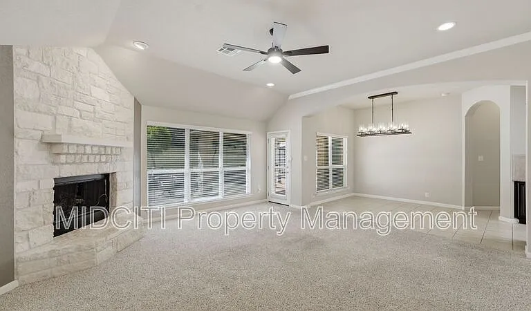 842 Santa Cruz — Photo 14