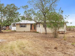 509 W County Road 678, Natalia, TX 78059