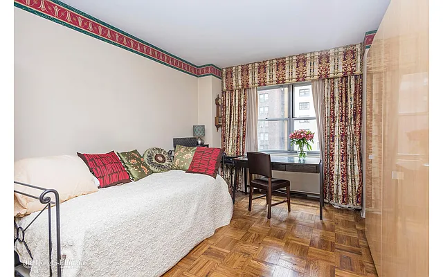 Sold by Douglas Elliman | media 23