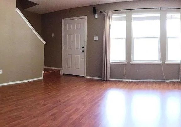 5th image of 7104 Planters Row Dr