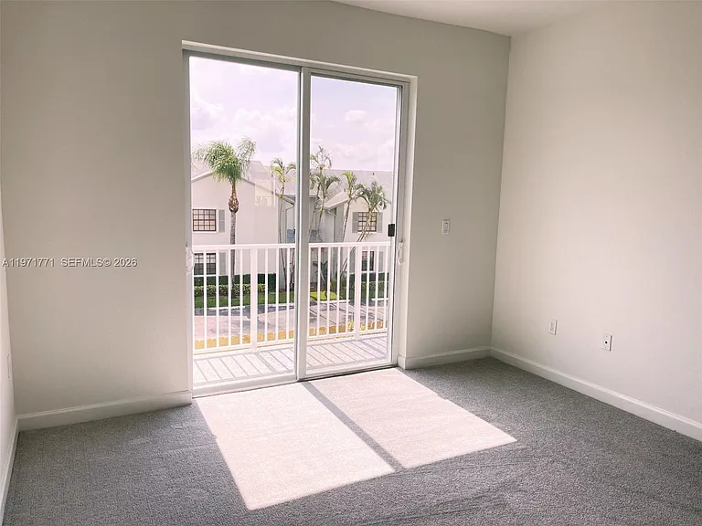 1427 SE 7th Ter #1427 — Photo 14