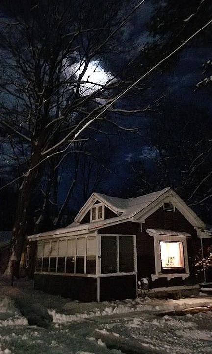 2nd image of 36 Mechanic St