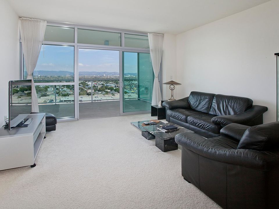 1st image of 13700 Marina Pointe Dr Unit 1519