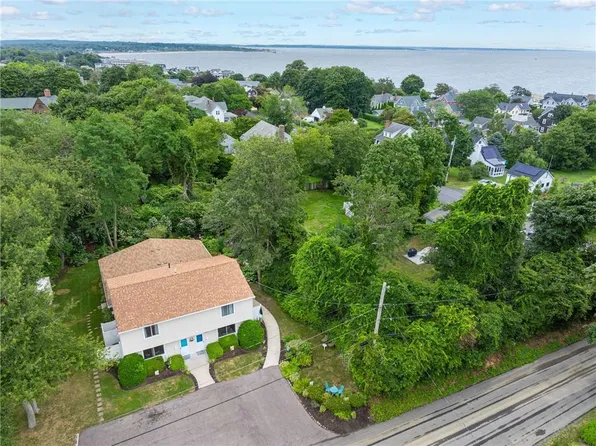 47 Westmoreland St, Narragansett, RI 02882