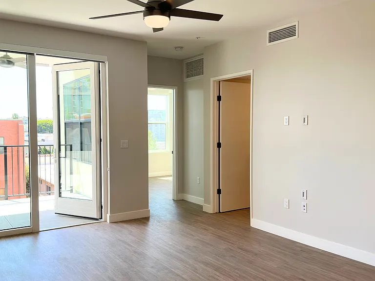 Evoc Hillcrest — Photo 35