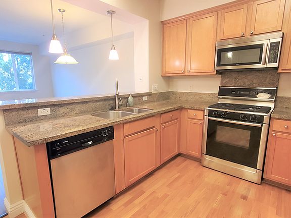 3rd image of 1310 Creekside Dr Unit 207