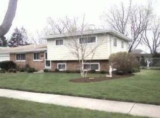 723 South St, West Dundee, IL 60118