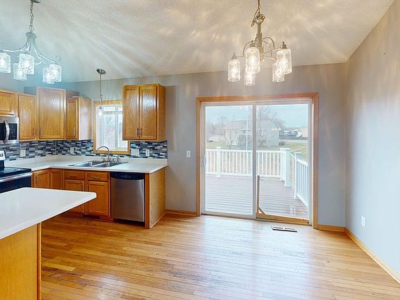 4th image of 17088 Trillium Ln