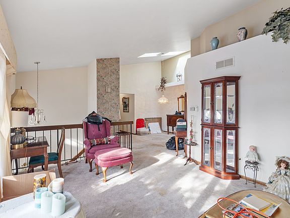 3rd image of 17551 Drummond Dr #17551