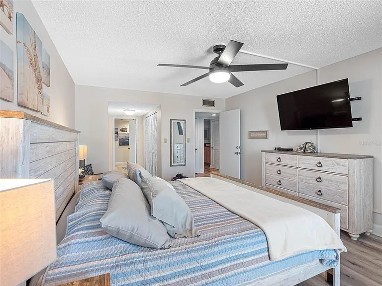 1460 Gulf Blvd #308 — Photo 24