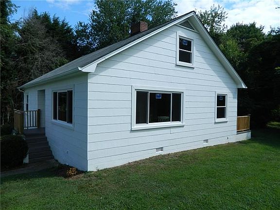 5th image of 712 Circle Dr