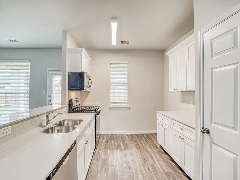 12254 Roy Mix Bohn Ln — Photo 9