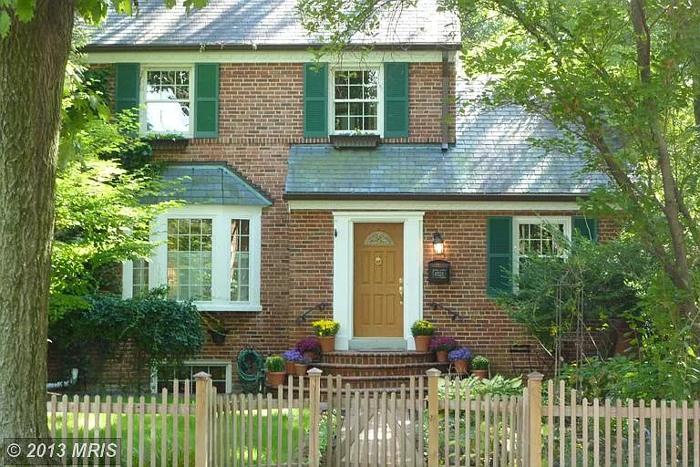 4528 Van Ness St NW photo 1