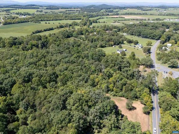 2062 E Side Hwy, Crimora, VA 24431