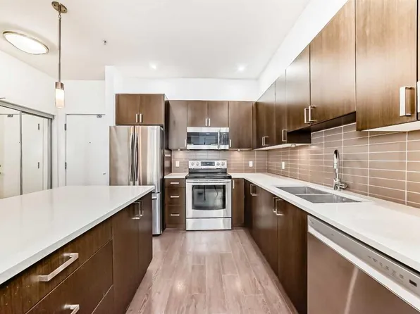 22 Auburn Bay Line SE #109, Calgary, AB T3M 1Z8